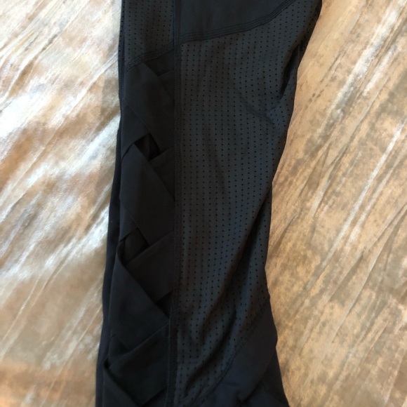 Lululemon crops - Picture 4 of 5